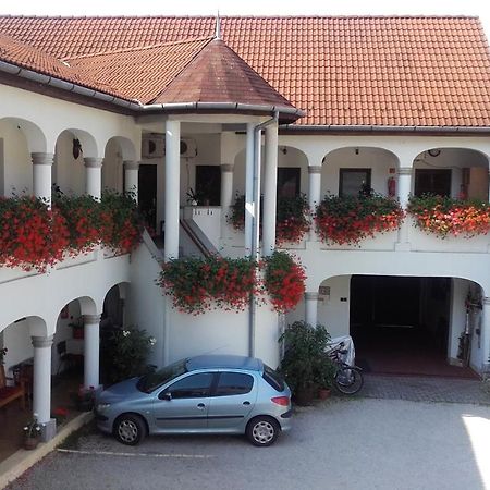 Bed and Breakfast Eden Panzio Еґер Екстер'єр фото