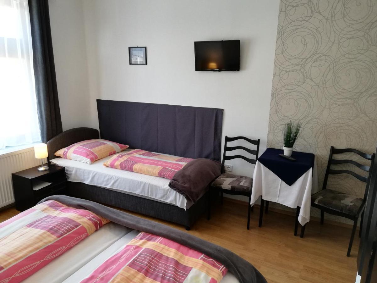 Bed and Breakfast Eden Panzio Еґер Екстер'єр фото