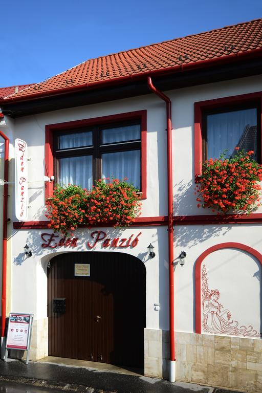 Bed and Breakfast Eden Panzio Еґер Екстер'єр фото