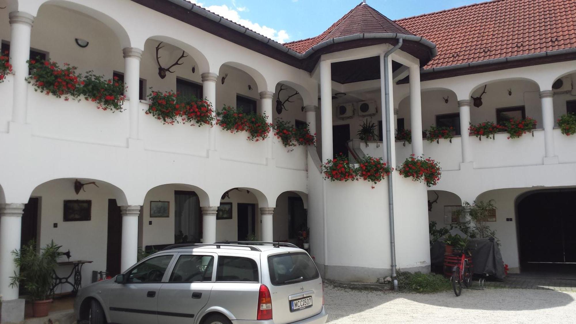 Bed and Breakfast Eden Panzio Еґер Екстер'єр фото