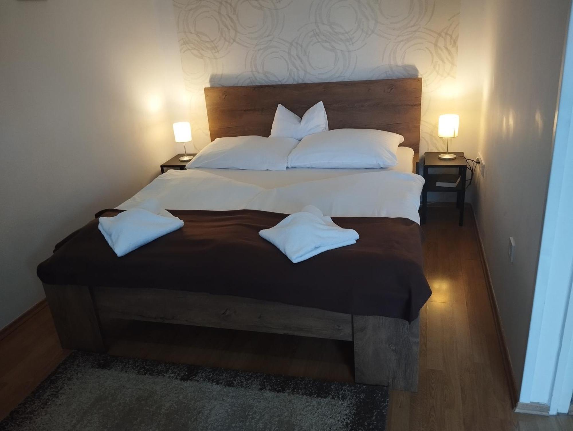 Bed and Breakfast Eden Panzio Еґер Екстер'єр фото
