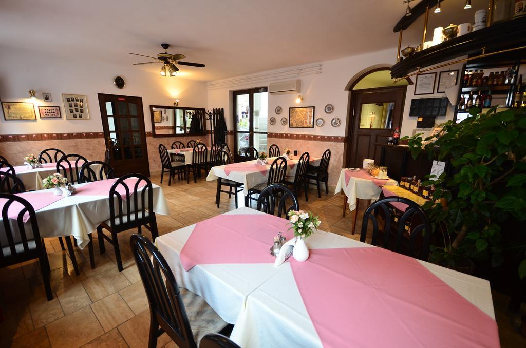 Bed and Breakfast Eden Panzio Еґер Екстер'єр фото