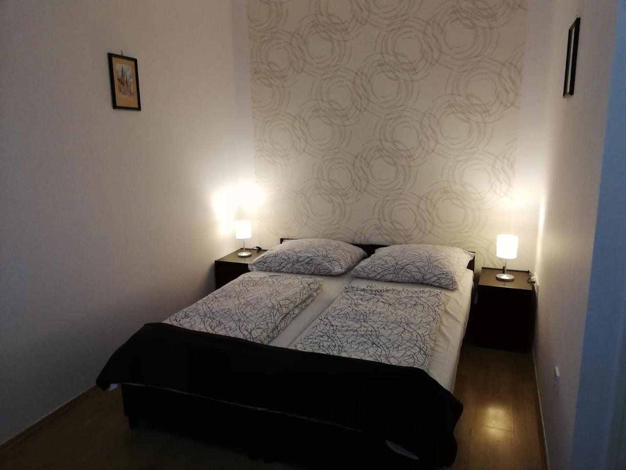 Bed and Breakfast Eden Panzio Еґер Екстер'єр фото