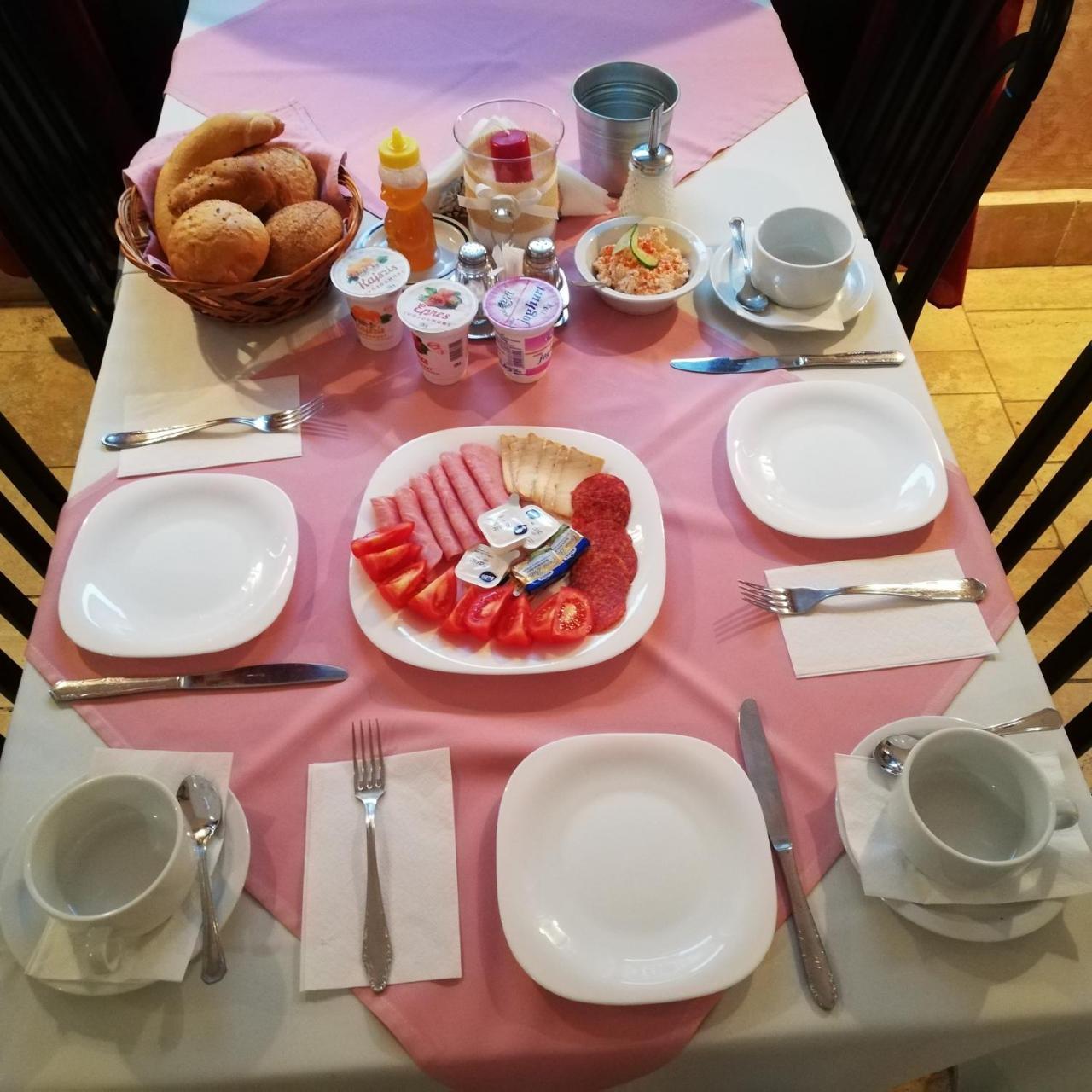 Bed and Breakfast Eden Panzio Еґер Екстер'єр фото